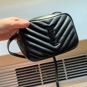 *Like New* Black YSL Lou Quilted Calfskin Belt Bag